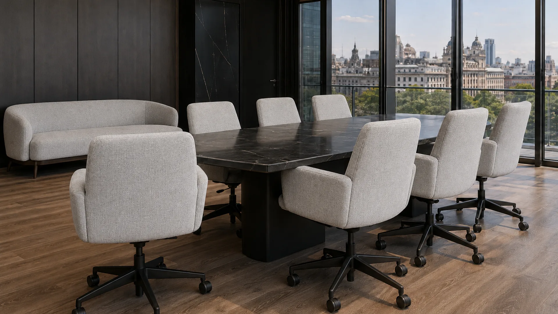 Sala corporativa con sillas y sillones después de la limpieza profesional
